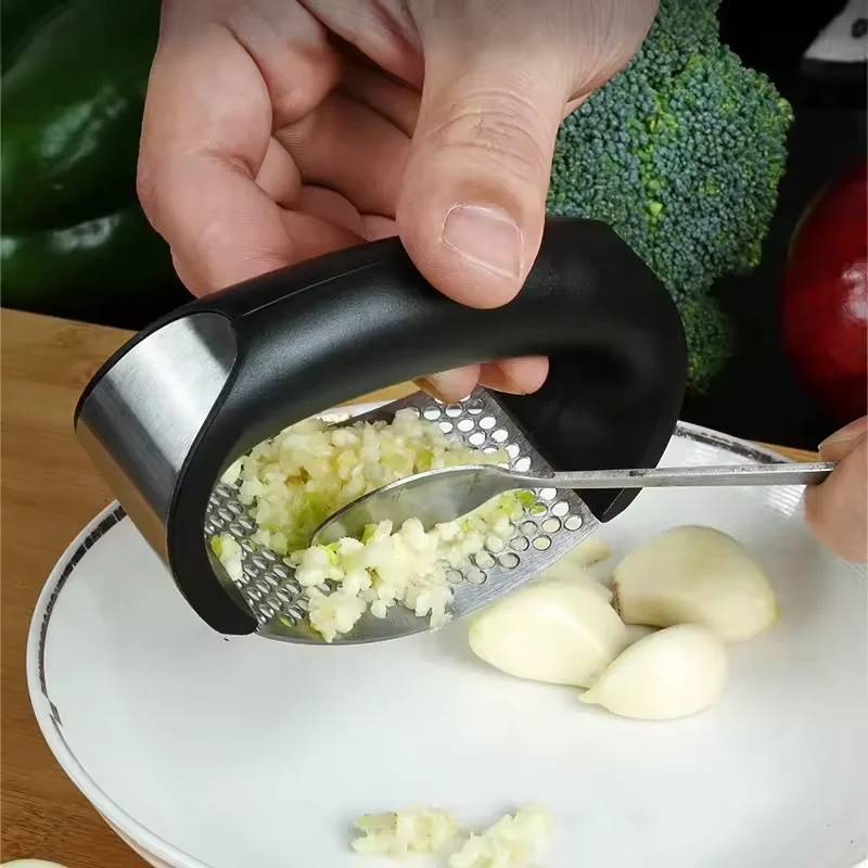 Handheld Press Garlic Crusher  - đánh giá và giá Kitchen Gadgets Garlic