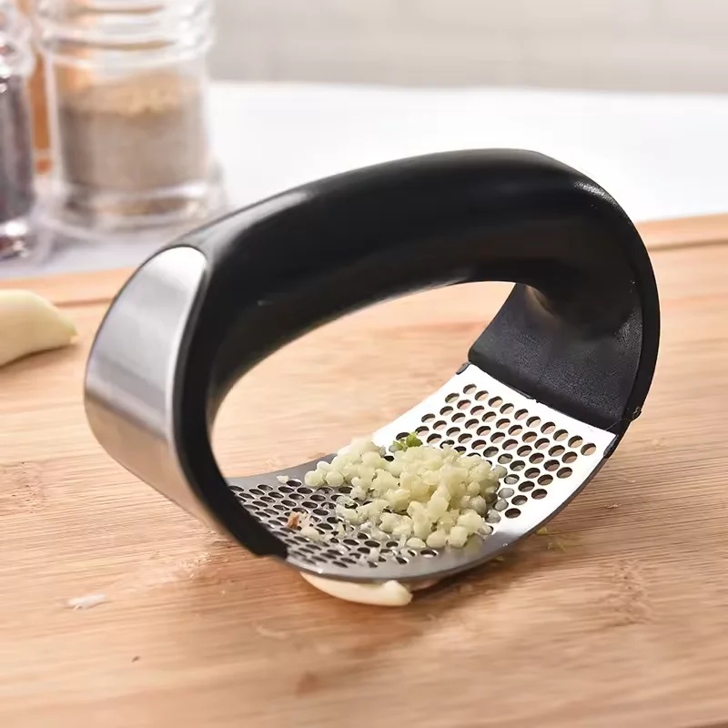 Handheld Press Garlic Crusher  - đánh giá và giá Kitchen Gadgets Garlic