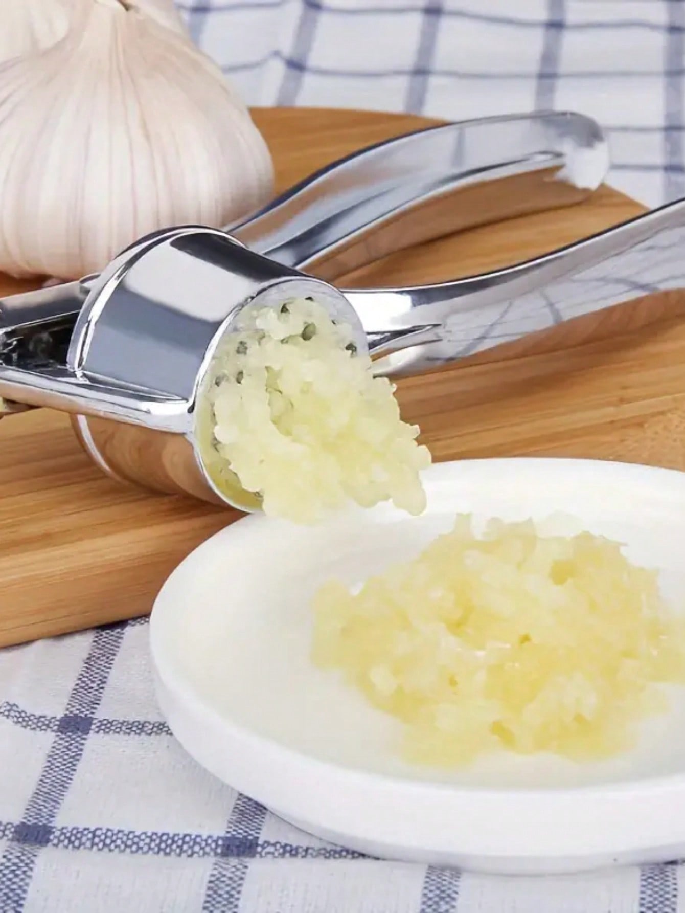 Kitchen Garlic Press Crusher M - đánh giá và giá Manual Garlic Press
